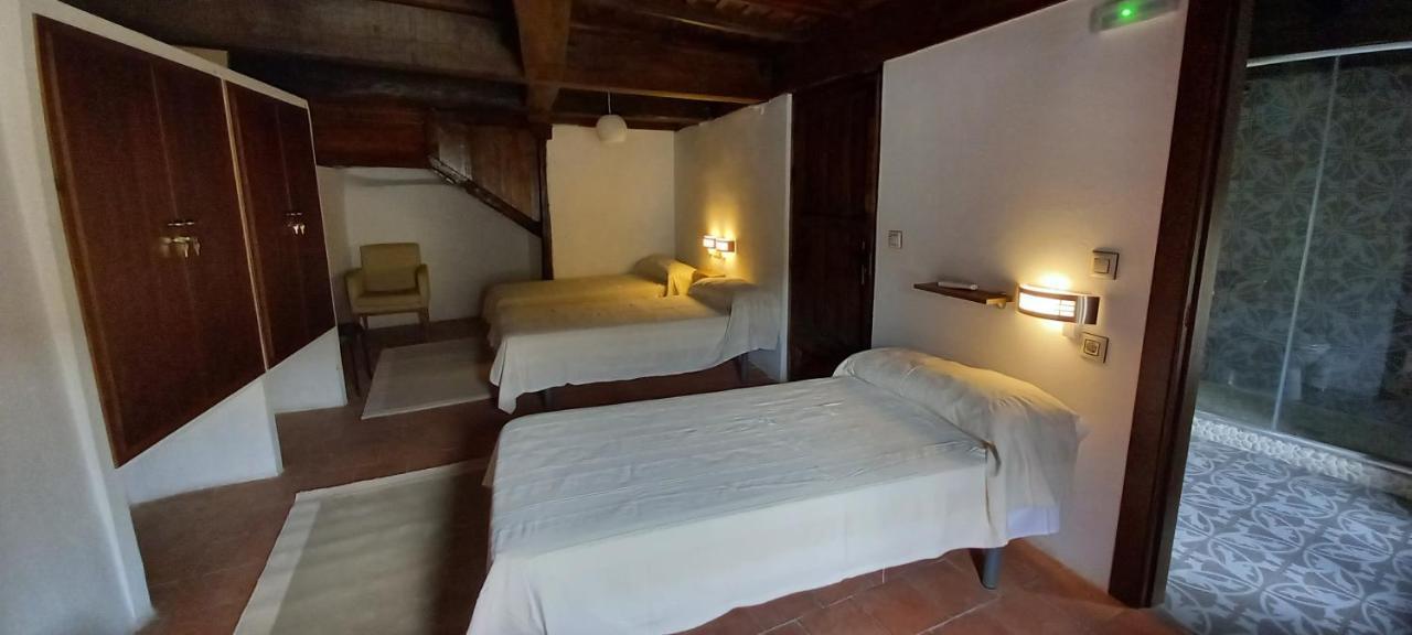Albergue Turistico "San Blas" De Oliva De Plasencia Exterior foto