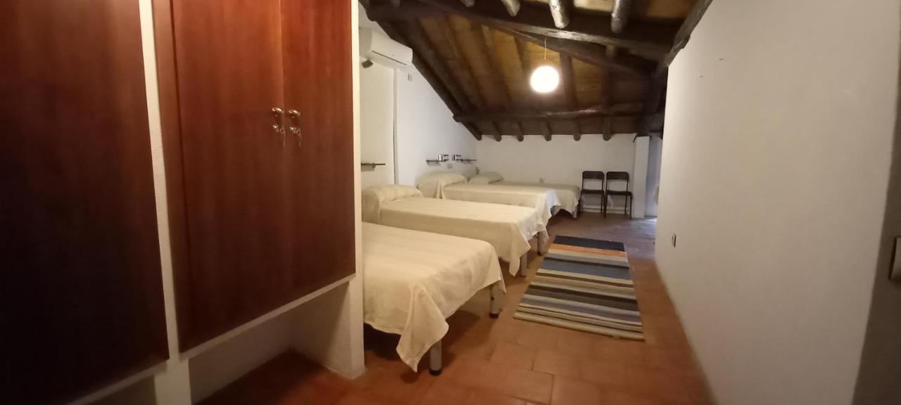 Albergue Turistico "San Blas" De Oliva De Plasencia Exterior foto