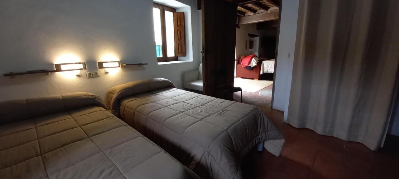 Albergue Turistico "San Blas" De Oliva De Plasencia Exterior foto
