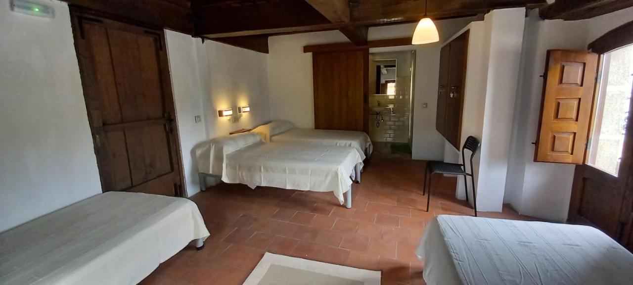 Albergue Turistico "San Blas" De Oliva De Plasencia Exterior foto