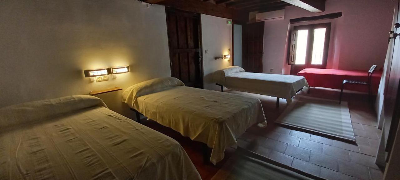 Albergue Turistico "San Blas" De Oliva De Plasencia Exterior foto